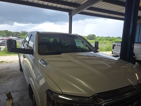 Used 2019 RAM 1500 Limited AWD/4WD image 9