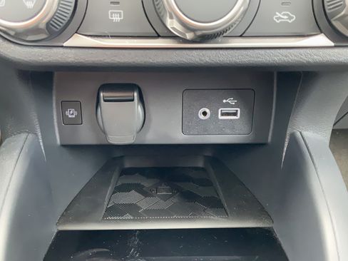 Used 2024 Nissan Versa SV w/ Trunk Package FWD image 31