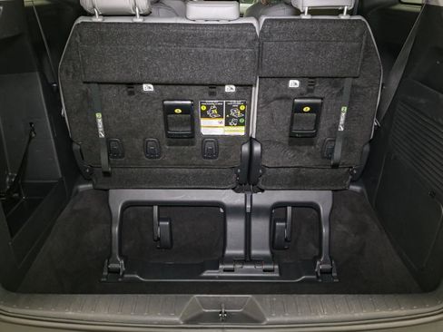 Used 2025 Toyota Sienna XLE image 13