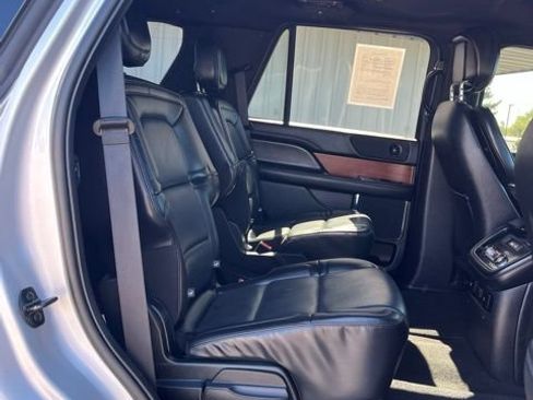 Used 2019 Lincoln Navigator Premiere AWD/4WD image 34