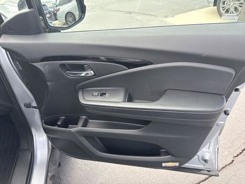 Used 2017 Honda Ridgeline RTL-E image 24