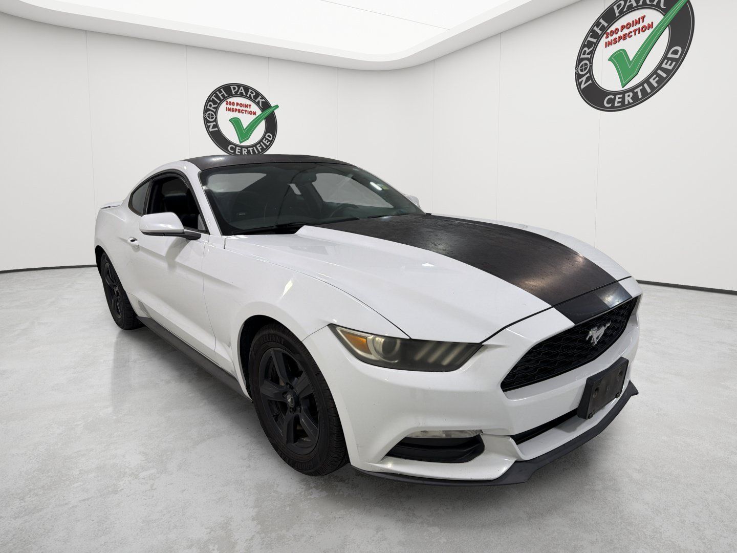 Used 2015 Ford Mustang Coupe RWD image 7