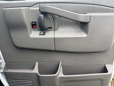 Used 2023 Chevrolet Express 3500 LS image 20