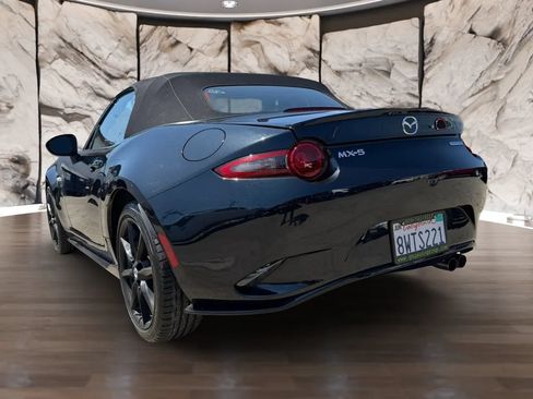 Used 2021 MAZDA MX-5 Miata Club w/ Appearance Package RWD image 8