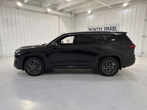 Used 2024 Lexus TX 350 350 Premium w/ Captains Chair Package image 2