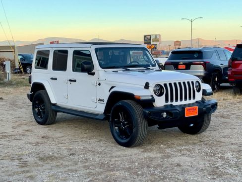 Used 2021 Jeep Wrangler Unlimited Sahara image 7