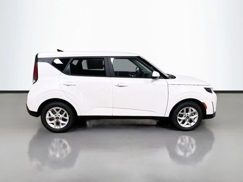 New 2025 Kia Soul S image 8