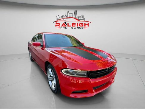 Used 2020 Dodge Charger SXT w/ Leather Interior Group image 5