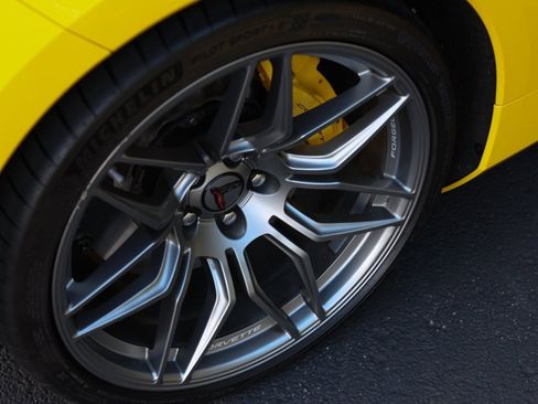 Used 2025 Chevrolet Corvette Z06 w/ Chrome Exterior Badge Package image 27