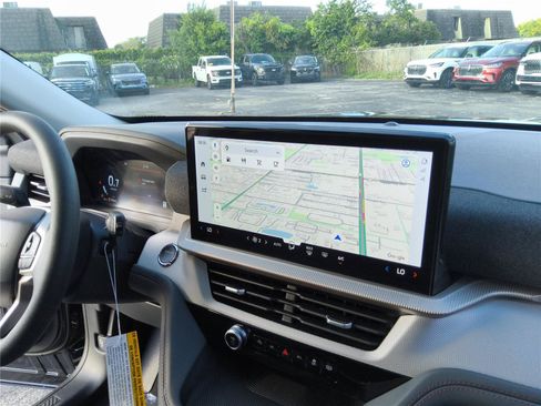 New 2026 Ford Explorer Active RWD image 28