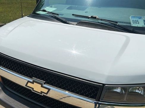 Used 2016 Chevrolet Express 3500 LT w/ LT Preferred Equipment Group RWD image 10