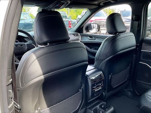 New 2026 Jeep Grand Cherokee L Limited AWD/4WD image 12