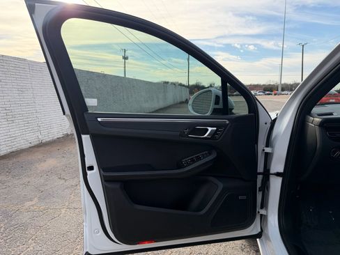 Used 2020 Porsche Macan GTS image 21