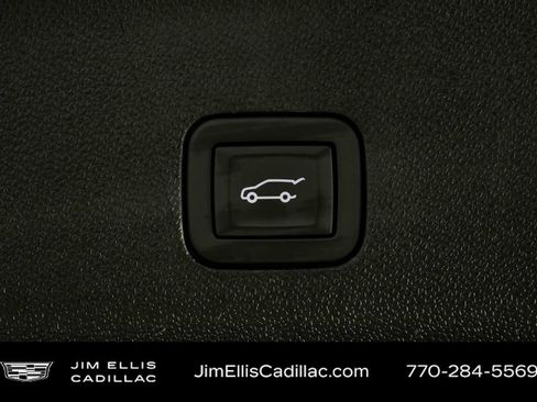 Used 2024 Cadillac Escalade ESV Premium Luxury image 35