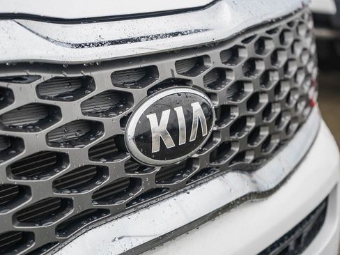 Used 2021 Kia Telluride LX image 12