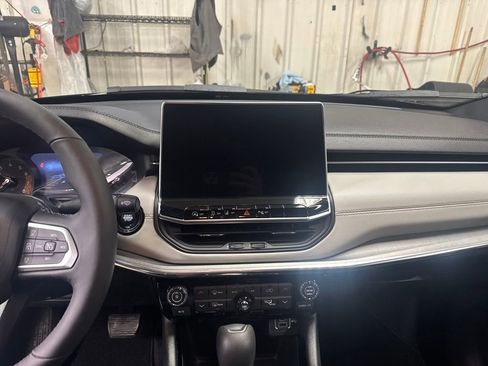 Used 2023 Jeep Compass Limited AWD/4WD image 19