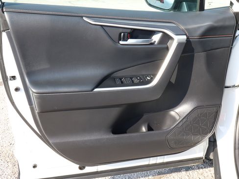 Used 2024 Toyota RAV4 Adventure image 13