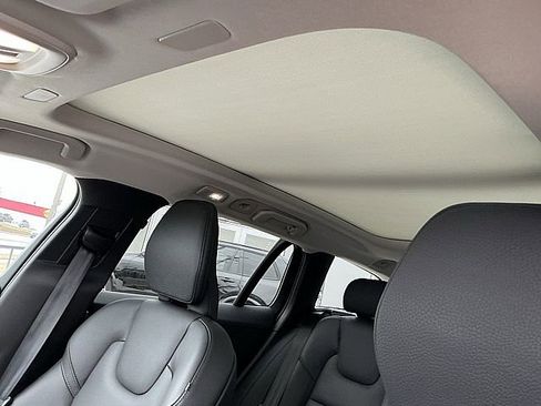Certified 2025 Volvo V60 B5 Cross Country Plus image 17