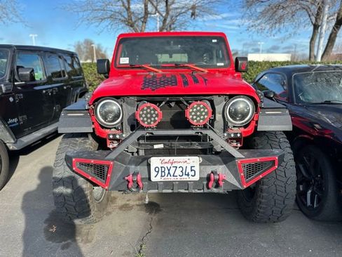 Used 2022 Jeep Wrangler Unlimited Sahara w/ Cold Weather Group image 2