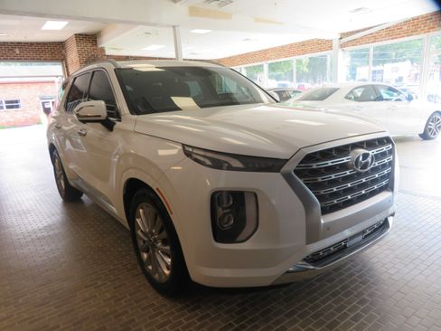 Used 2020 Hyundai Palisade Limited FWD image 3