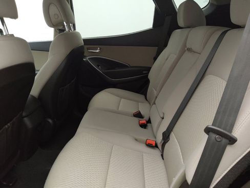 Used 2018 Hyundai Santa Fe Sport image 18