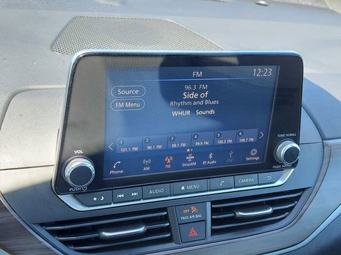 Used 2024 Nissan Altima 2.5 SV image 35