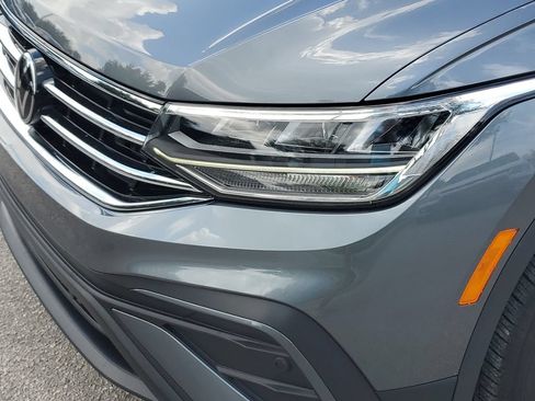Certified 2023 Volkswagen Tiguan SE w/ Panoramic Sunroof Package FWD image 12