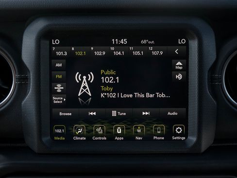 Used 2022 Jeep Wrangler Unlimited Sahara w/ Cold Weather Group image 15