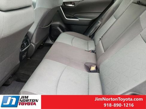 Used 2024 Toyota RAV4 XLE FWD image 30