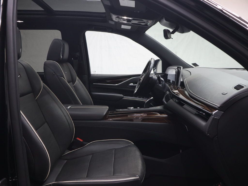 Used 2022 Cadillac Escalade Premium Luxury AWD/4WD image 9