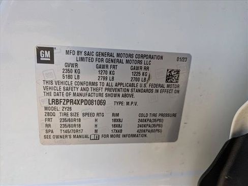 Used 2023 Buick Envision Essence AWD/4WD image 23