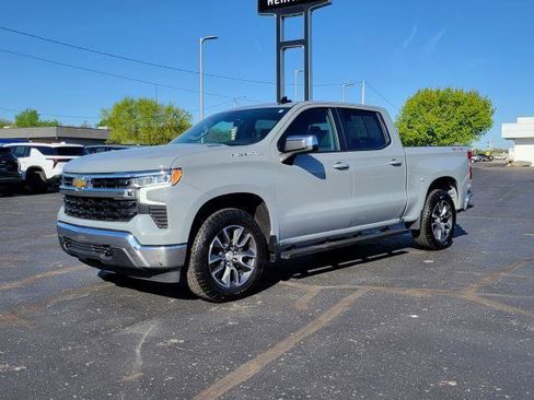 Used 2024 Chevrolet Silverado 1500 LT AWD/4WD image 4