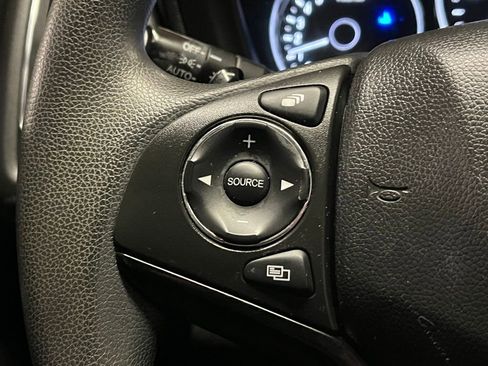 Used 2017 Honda HR-V EX image 19