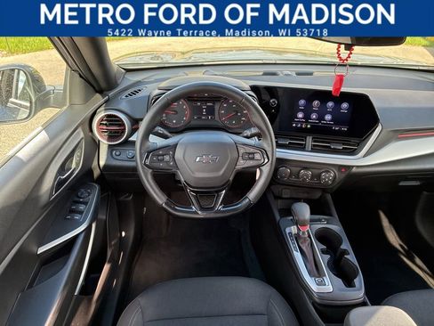 Used 2025 Chevrolet Trax RS w/ Driver Confidence Package FWD image 13
