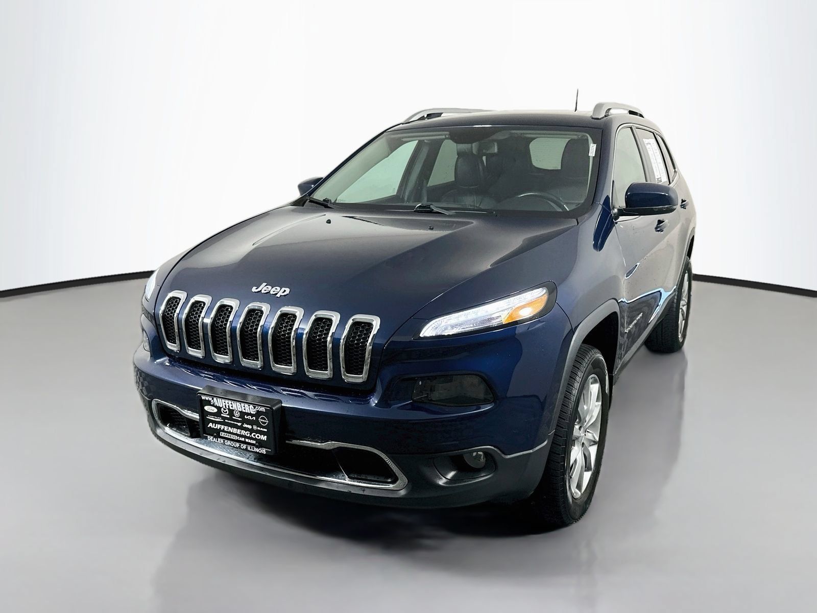 Used 2018 Jeep Cherokee Limited AWD/4WD image 3