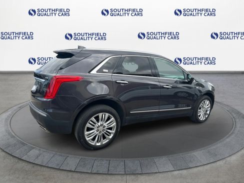 Used 2017 Cadillac XT5 Luxury AWD/4WD image 7