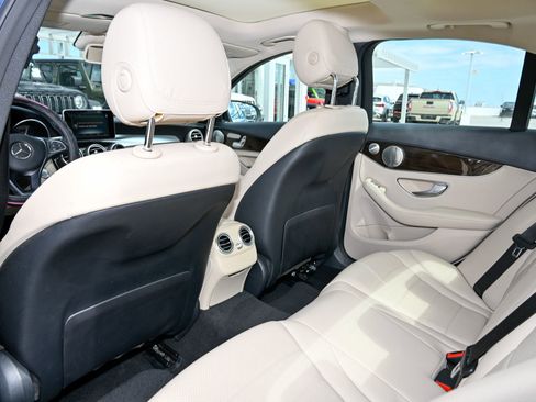 Used 2017 Mercedes-Benz C 300 4MATIC Sedan image 17