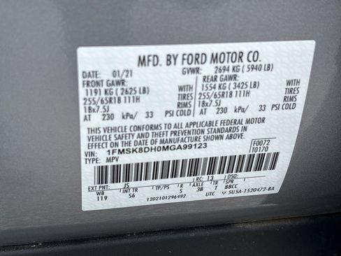 Used 2021 Ford Explorer XLT w/ Equipment Group 202A AWD/4WD image 33