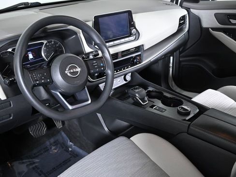 Certified 2023 Nissan Rogue SV image 13