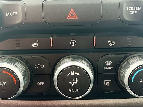 Used 2022 RAM 1500 Big Horn w/ Night Edition AWD/4WD image 19