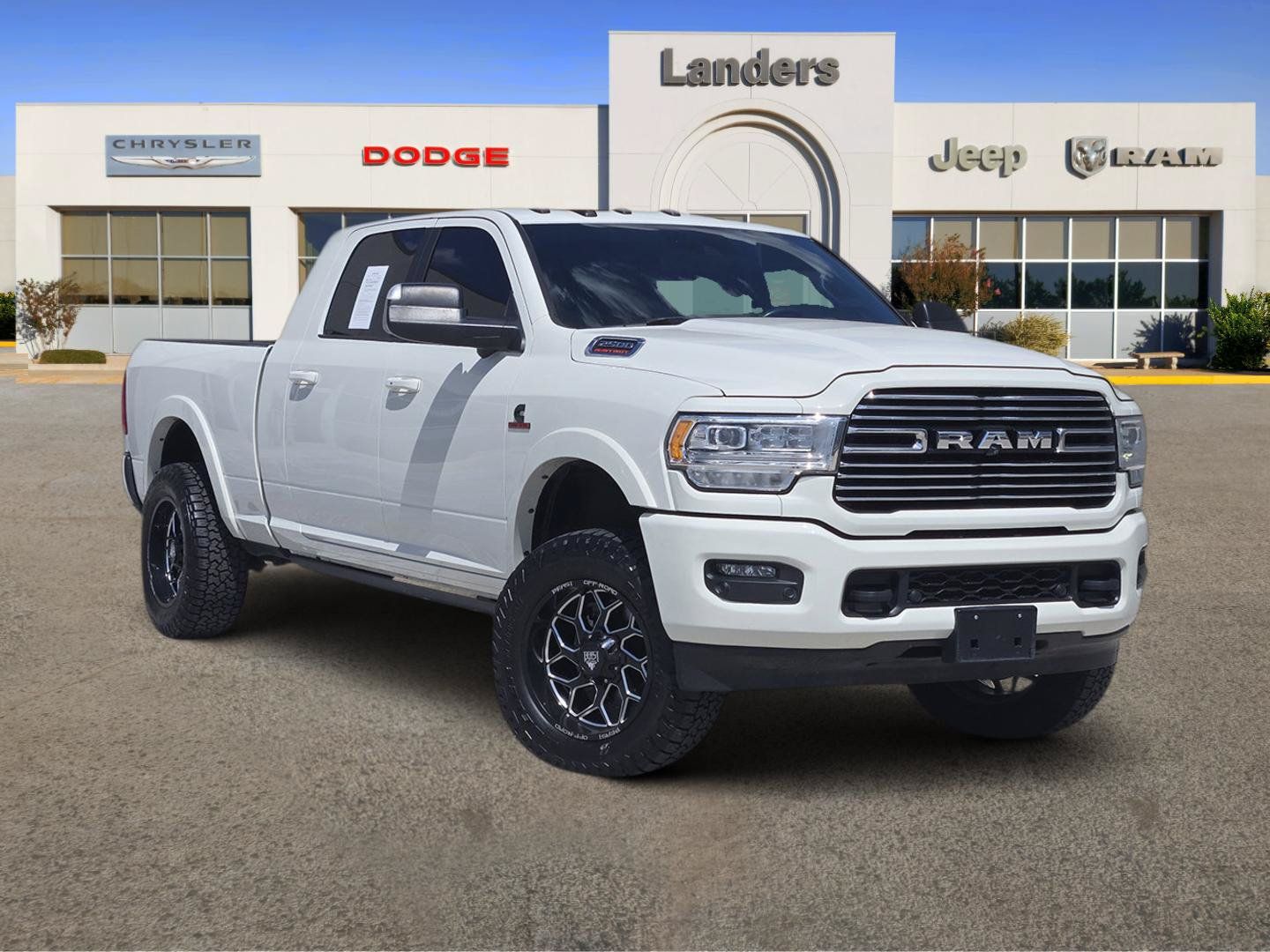 Used 2022 RAM 2500 Limited AWD/4WD image 1