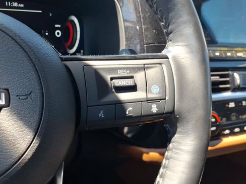 Certified 2024 Nissan Pathfinder Platinum FWD image 23
