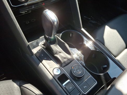 Used 2018 Volkswagen Atlas SEL image 16