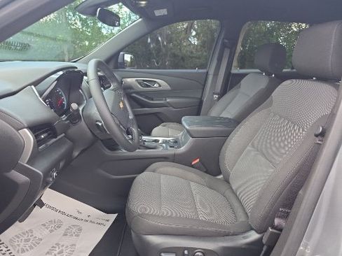 Used 2024 Chevrolet Traverse LT FWD image 6