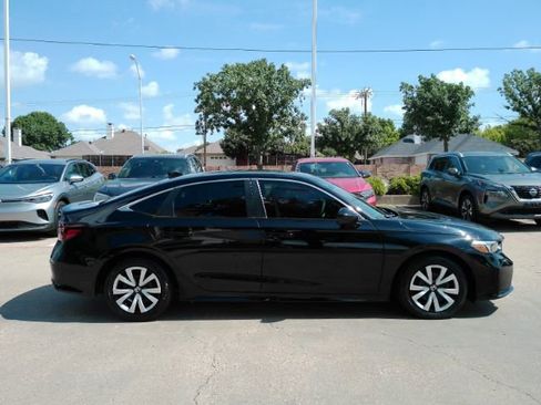 Used 2025 Honda Civic LX image 5
