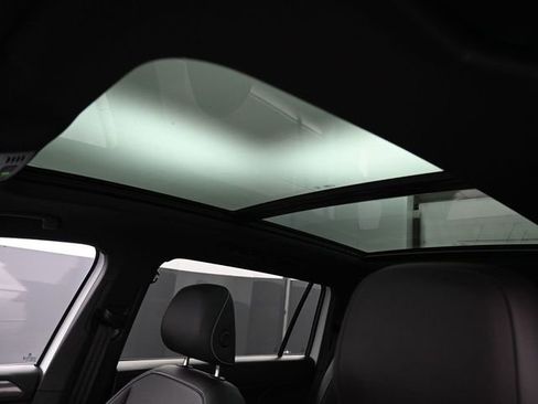 Used 2023 Volkswagen Tiguan SE R-Line image 27