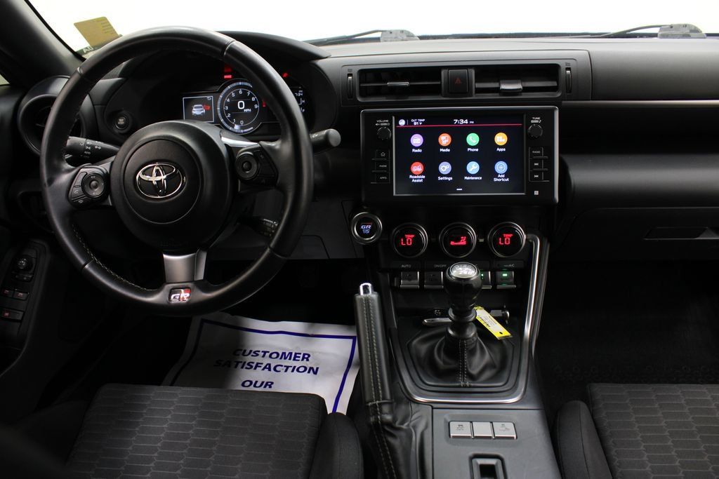 Used 2023 Toyota GR86 RWD image 9
