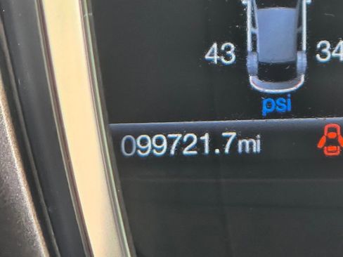 Used 2020 Ford Fusion SE FWD image 12
