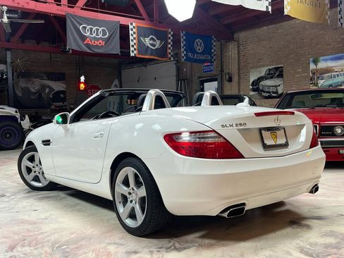 Used 2015 Mercedes-Benz SLK 250 w/ Premium Package image 14