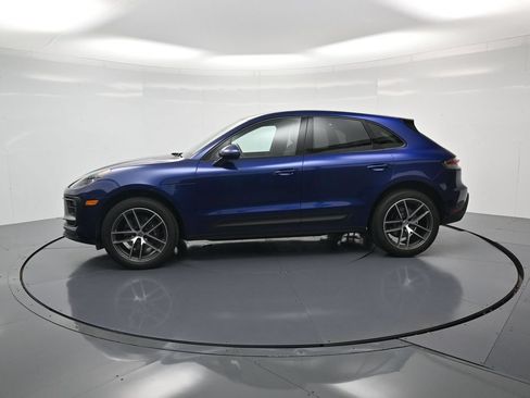Certified 2023 Porsche Macan AWD/4WD image 2